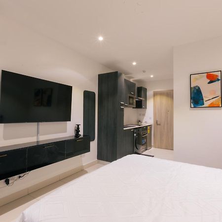 7 Minutes From The Airport - Chic Studio 아크라 외부 사진
